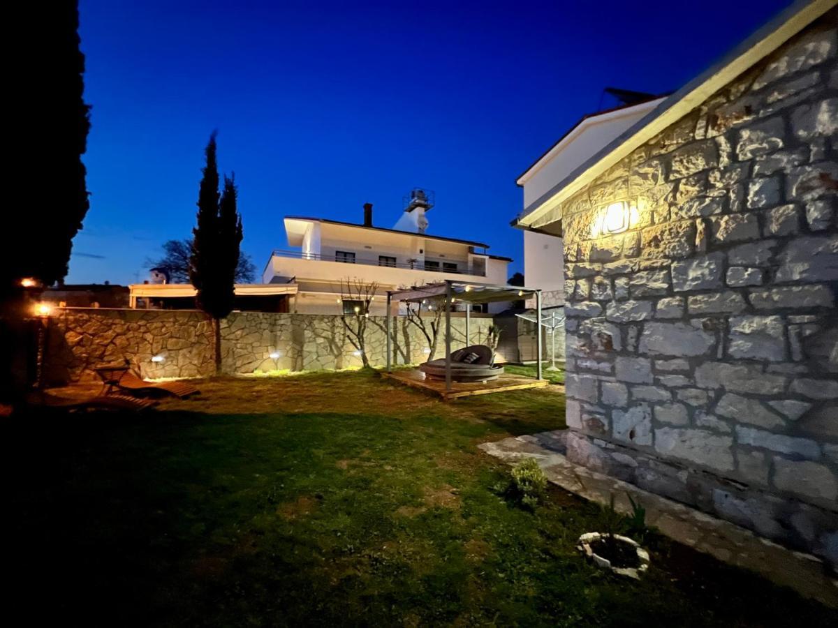 Holiday House "Laurus Garden" With Private Parking Medulin Exterior foto
